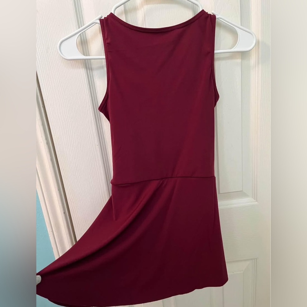 Burgandy dance costume
Size medium girls